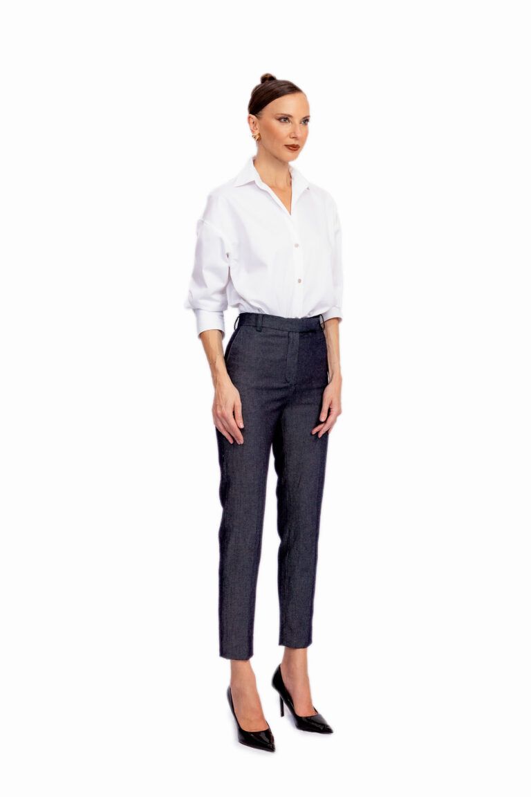 Camisa blanca y pantalón de sastre, básicos de Diego Guarnizo